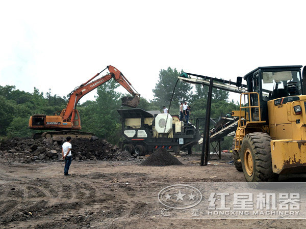 轉(zhuǎn)場靈活，移動自由的矸石移動破碎機(jī)