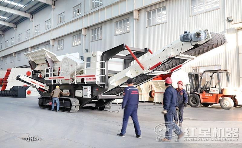 履帶破碎機(jī)_液壓自行驅(qū)動廠家，客戶來廠咨詢
