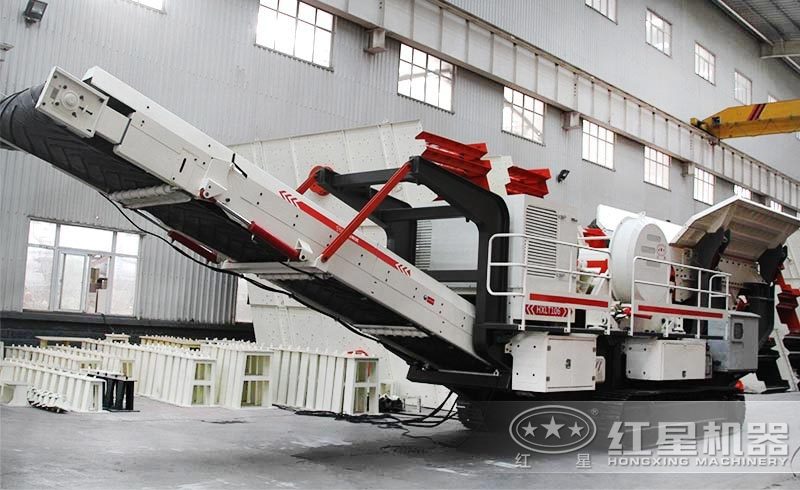 流動式石子粉碎機(jī)：履帶液壓驅(qū)動，遙控一鍵行走