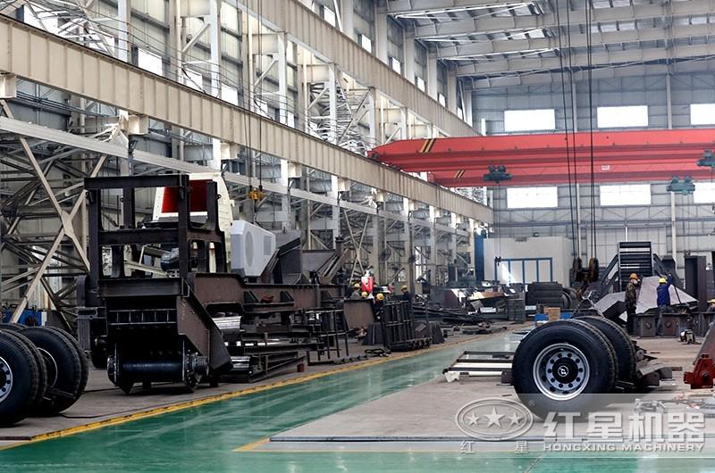 可流動的全自動錘式粉碎機(jī)車間生產(chǎn)，工匠精神，性能優(yōu)良