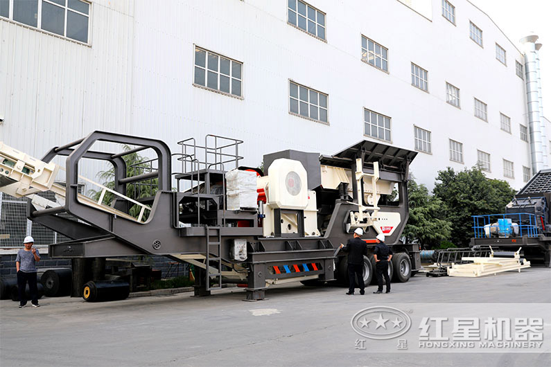 顎式移動磕石機(jī)，石頭粗碎更給力