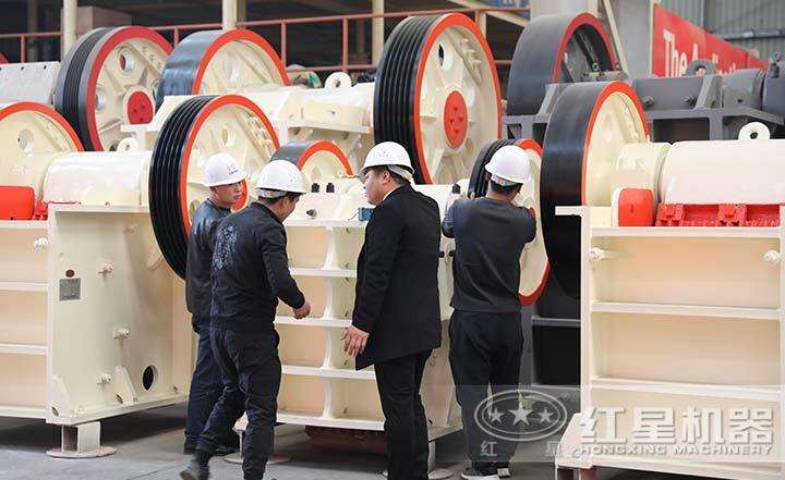 客戶到場參觀，專業(yè)技術人員全程講解