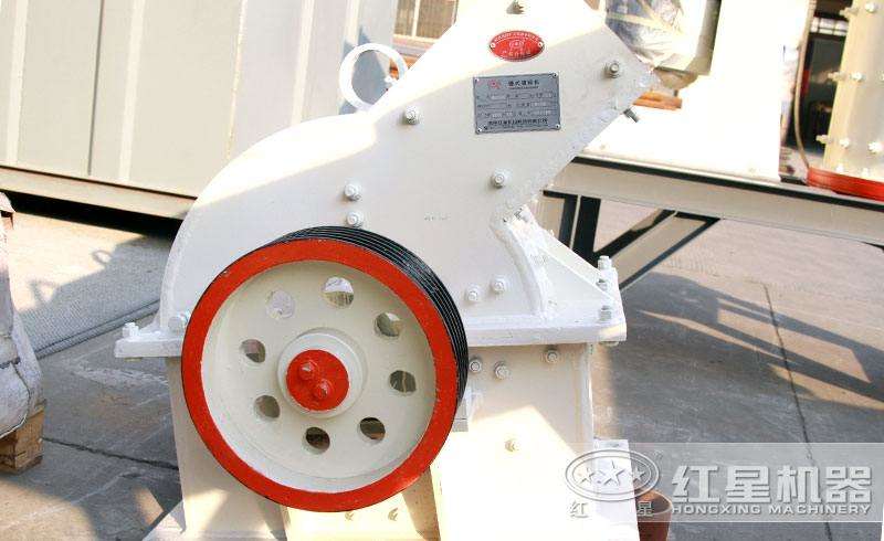 多種型號(hào)錘式破碎機(jī)，不同產(chǎn)量，可滿足用戶不同需求