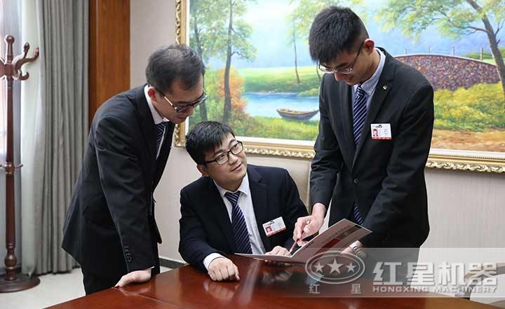 專(zhuān)業(yè)人員設(shè)計(jì)建筑垃圾資源處理生產(chǎn)線(xiàn)